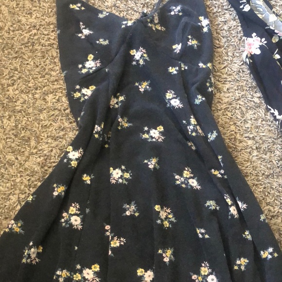 Bundle of dresses - Picture 2 of 8